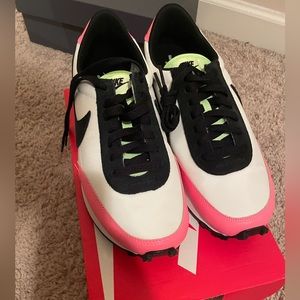 Nike Day Breaks